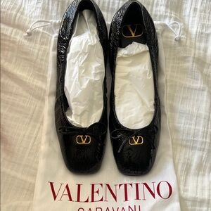 Valentino Vlogo ballet flats with Gold Accent